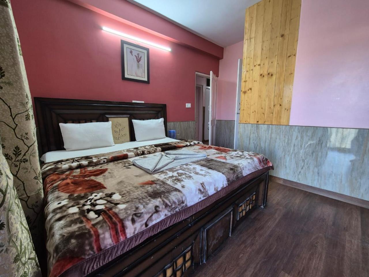 Bed and Breakfast Yug Shimla Exterior foto